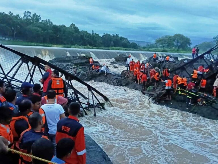 Pune-bridge-collapse